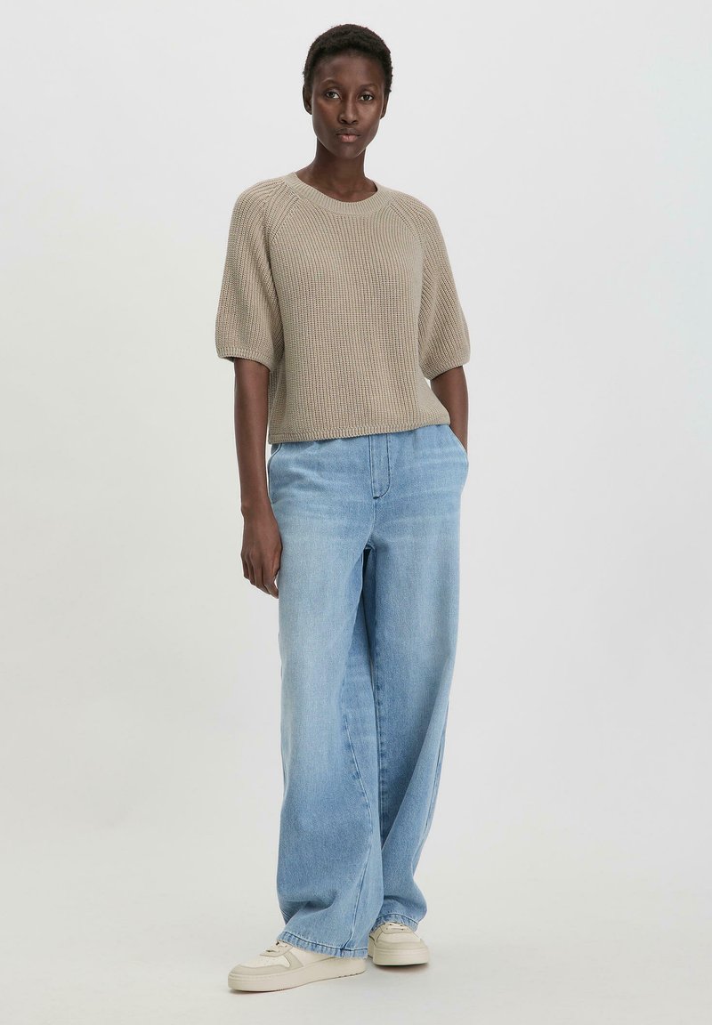 hessnatur WIDE LEG - Relaxed fit jeans - light blue