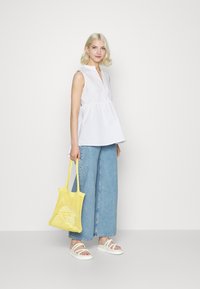 ONLY ONLANNA HIGH LOW  - Top - cloud dancer
