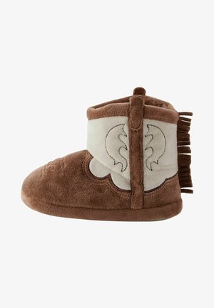 Braune und beige weiche Hausschuhe mit abgerundeter Zehe, aus Wildleder, mit Fransen-Detail auf der Rückseite und gesticktem Design an der Seite.