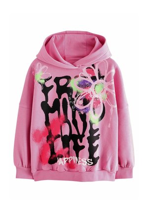 Sweat à capuche rose en coton, avec un design graphique comprenant du texte noir et des accents floraux colorés. Il possède une capuche avec cordon de serrage et des poignets en côtes.
