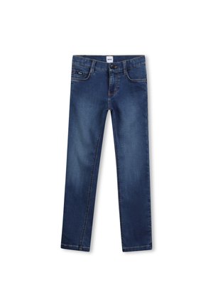 Jean en denim bleu foncé avec une coupe droite, poches avant et fermeture à bouton. Présente un léger délavage et des coutures contrastantes.