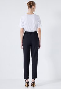 Ipekyol Chino - black
