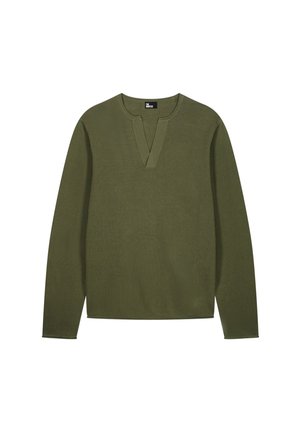 Olijfgroen shirt met lange mouwen, een V-vormige inkeping in de halslijn en een effen voorkant, weergegeven op een witte achtergrond.