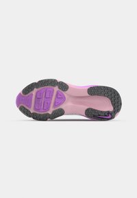 Nike Performance VOMERO 18 - Road running shoes - summit white/black/elemental pink/red plum/active fuchsia/metallic silver