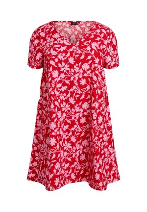 Vestido floral rojo con mangas cortas, escote en V y diseño en línea A. Presenta patrones florales rosas sobre un fondo rojo vibrante.