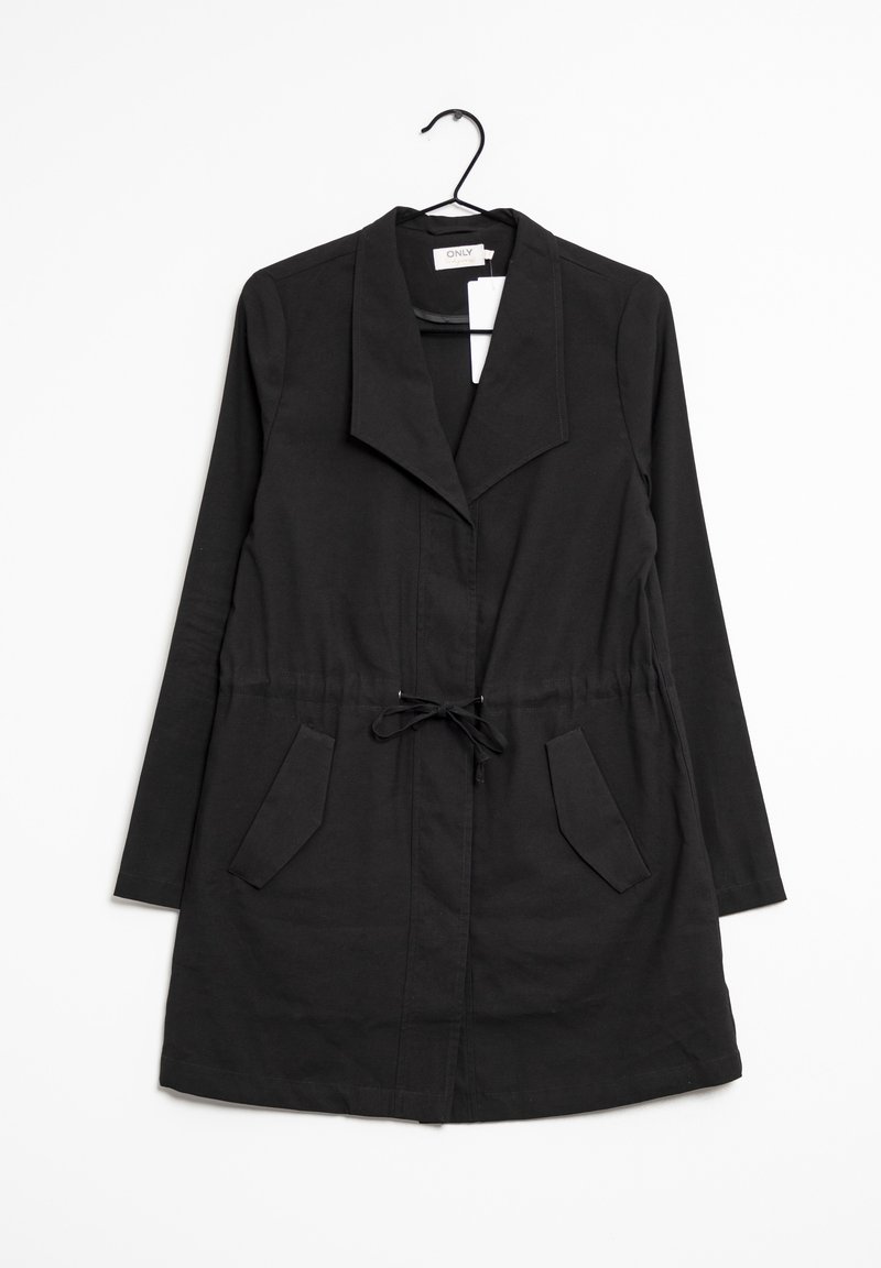 Černá lehká bunda s dlouhými rukávy, otevřeným předním dílem, nadměrným límcem, stahovací šňůrkou v pase a dvěma předními kapsami. Hladká tkanina, minimalistický design.