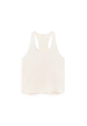 Débardeur blanc sans manches à dos nageur avec encolure dégagée, posé à plat sur un fond blanc.