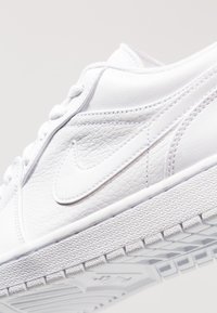 Jordan AIR JORDAN 1 - Sapatilhas - white/pure platinum