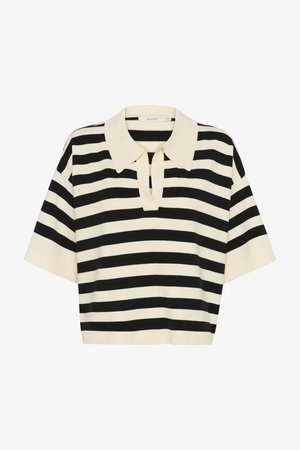 Krátky rukáv polo tričko s pruhmi v čiernej a smotanovej farbe, s golierovým výstrihom a otvorom v štýle kľúčovej dierky na prednej strane. Mäkká pletená tkanina.