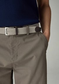Next BELTED - REGULAR FIT - Shorts - dark stone