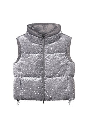 Silberner Puffer-Weste mit hohem Kragen, samtiger Textur, glitzernder Vorderseite, Reißverschluss und elastischen Kordeln am Saum.