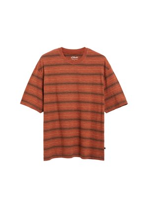Kurzärmliges T-Shirt in Rostfarbe mit braunen horizontalen Streifen und rundem Halsausschnitt, dargestellt auf weißem Hintergrund.