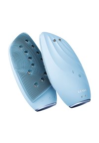 Blå rengöringsapparat med texturerad silikonytan, ergonomisk design och kontrollknappar. Har metalliska accenter och ljusindikatorer.