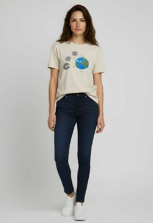 CON ESTAMPADO FRONTAL - Camiseta estampada - beige