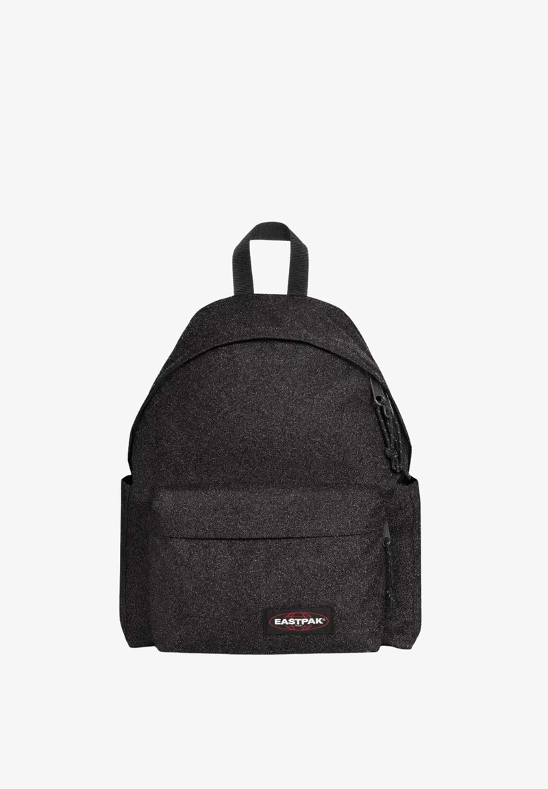 Sac à dos Eastpak noir avec poche zippée à l’avant, poignée supérieure et deux poches latérales, présenté sur fond blanc.