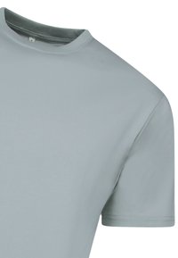 Lichtgrijze T-shirt met korte mouwen en een ronde hals, gemaakt van soepel materiaal. Heeft een eenvoudig ontwerp zonder zichtbare patronen of accenten.