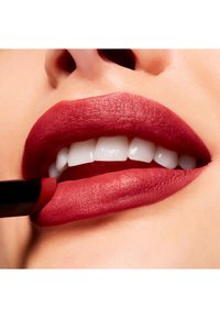 MAC POWDER KISS VELVET BLUR SLIM STICK - Lippenstift - rose mary