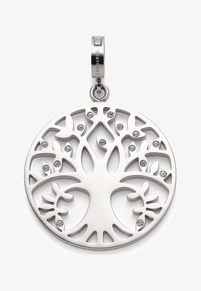 Silverfärgad livets träd-hänge med utskuret mönster och glimrande stenar, med en ögla för fäste högst upp.