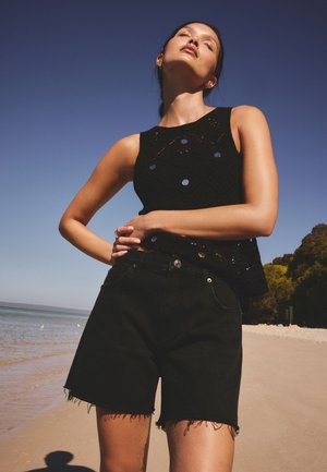 Next, TALL FIT - SPLIT HEM HIGH RISE DENIM SHORTS  . - Jeansshort - black