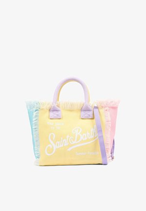Borsa tote in tela color giallo pastello, rosa e blu con manici e tracolla color lavanda, bordi sfrangiati e scritta "Saint Barth Summer Paradise" sul davanti.