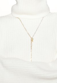 Philosophy di Lorenzo Serafini Stickad tröja - white