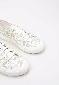 Superga FLORAR PRINT - Zapatillas - white