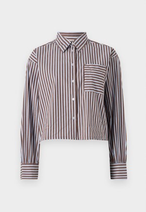 Koszula w paski w brązowo-jasnoniebieskim kolorze, z kołnierzykiem, guzikami z przodu i kieszonką na piersi z poziomymi paskami.