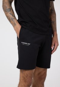 CLOSURE London DOUBLE LOGO SET - Lühikesed püksid - black