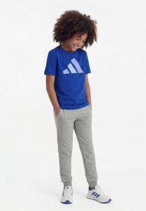 adidas Performance ESSENTIALS JUNIOR UNISEX - T-shirts print - team royal blue/blue fusion/glow blue