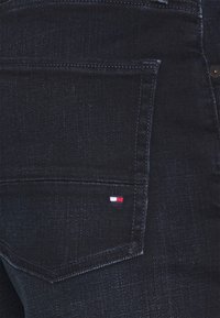 Tommy Hilfiger STRAIGHT DENTON JUDE - Calças de ganga de perna direita - blue black