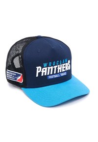 Jūrinės mėlynos spalvos beisbolo kepuraitė su mėlynu skydeliu, tinkleliu gale ir balta siuvinėta užrašu "WROCŁAW PANTHERS FOOTBALL SQUAD" priekyje bei logotipo etikete.