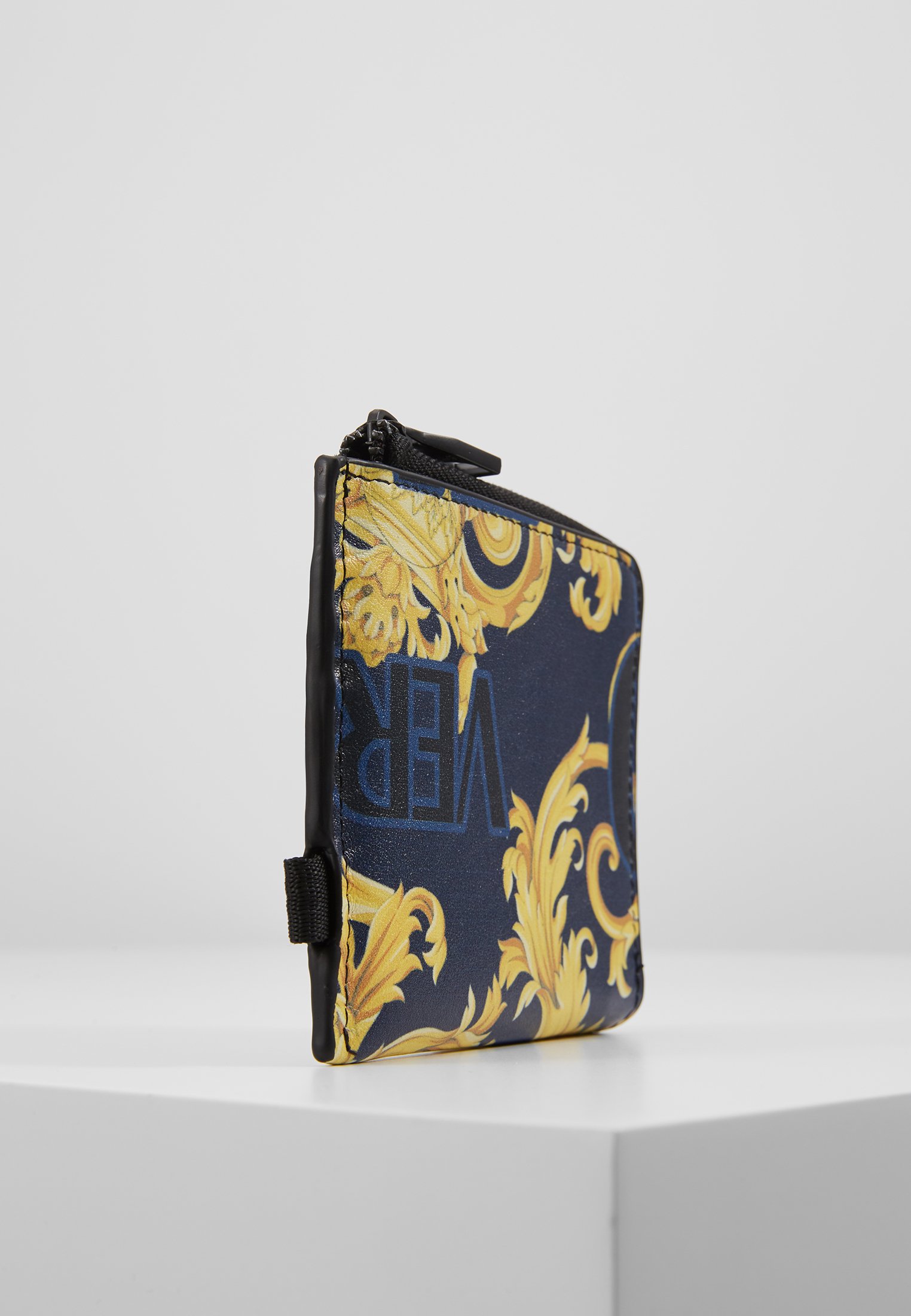 Versace Jeans Couture Lommebok navygold Zalando.no Versace Jeans Couture Skulderveske navygold Zalando.no