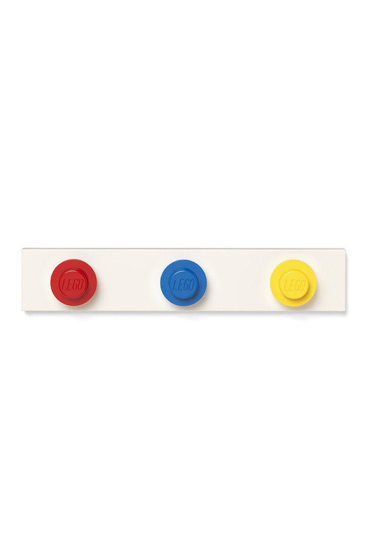 LEGO-bouwsteen display met drie cirkelvormige stukken in rood, blauw en geel, gemonteerd op een witte rechthoekige basis. Gladde textuur en reliëflogo.