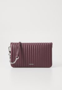 Calvin Klein - MINI LINE QUILT CROSSBODY - Cross body bag - vineyard wine Thumbnail Image 1