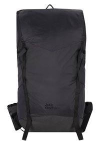 Sac à dos noir de forme rectangulaire, fabriqué en tissu durable. Dispose de bretelles ajustables, d'un logo à l'avant et d'un design minimaliste.