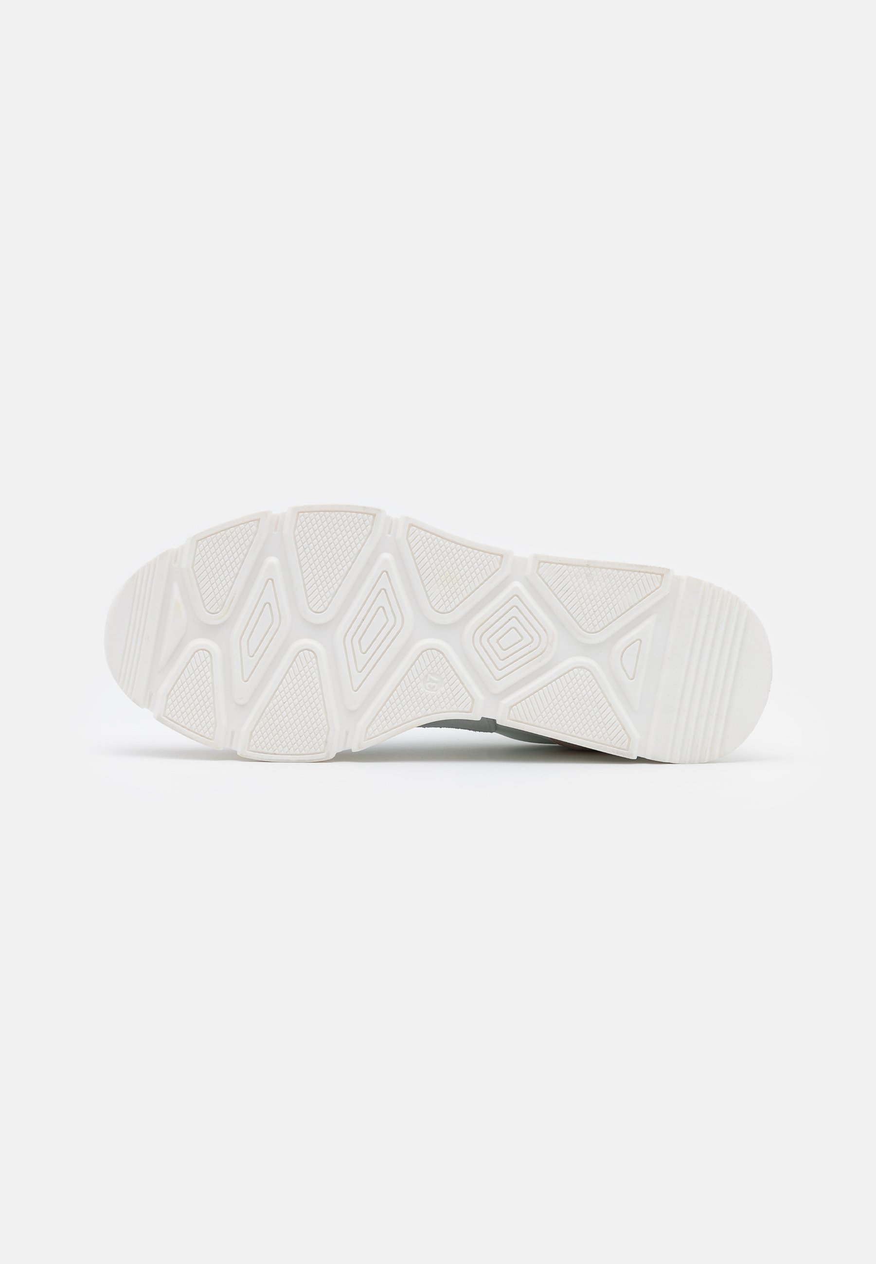 steve madden pitty light beige