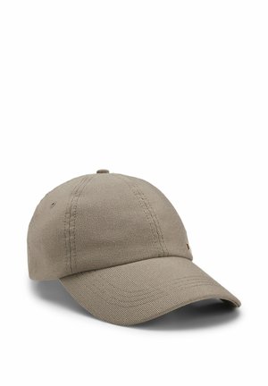 Beige Baumwoll-Basecap mit abgesteppten Paneelen und gebogenem Schirm, auf weißem Hintergrund dargestellt.