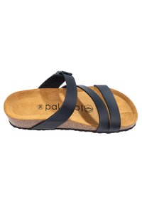 Zwarte leren sandalen met drie banden, kurken voetbed en een gestructureerde rubberen zool. Voorzien van een verstelbare gesp voor een veilige pasvorm.