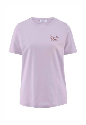 Lila Baumwoll-T-Shirt mit Rundhalsausschnitt, kurzen Ärmeln und roten, gestickten Text "Zeit zu blühen" auf der Vorderseite, mit glatter Textur.