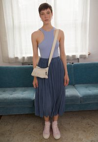 Samsøe Samsøe UMA SKIRT - Saia plissada - china blue