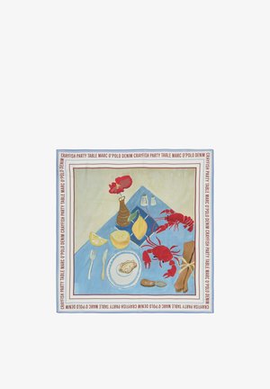 Obrus z czerwonym rakami, cytryną, ostrygą, widelcem, nożem, solniczką i pieprzniczką, chlebem, wazonem na kwiaty na niebieskim i beżowym tle.