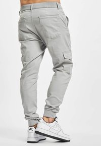 2Y Premium BASIC - Cargobukse - lightgrey