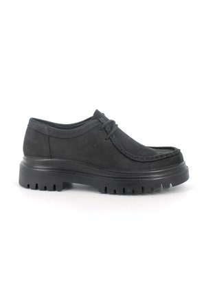 Scarpe in pelle nera con una texture liscia, punta arrotondata e suola spessa e robusta. Presentano lacci e cuciture decorative lungo la parte superiore.