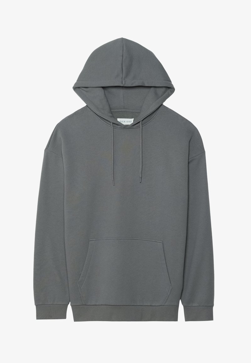 Siv pulover s kapuco, izdelan iz mehke tkanine. Ima sprednji žep, kapuco s vrvico in rebraste manšete z sproščenim krojem.