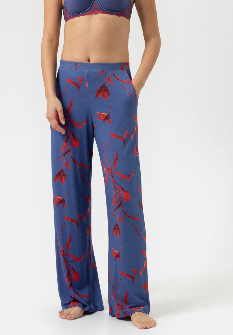 Blauwe relaxte broek met een bloemig rood patroon, elastische tailleband, zijzakken en een gladde textuur. Geschikt voor casual wear.