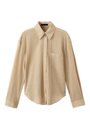 Chemise beige à manches longues avec petit motif quadrillé, col pointu, poche poitrine avant et poignets boutonnés.