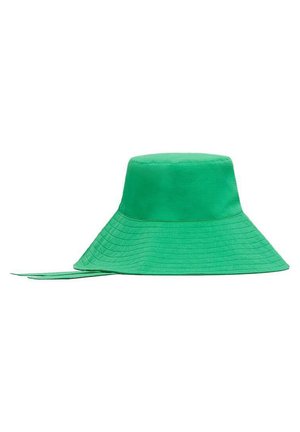 Chapeau bob vert à large bord avec des détails cousus et un ruban en tissu qui s'étend à l'arrière.