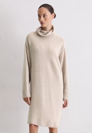 MIDI STAND-UP COLLAR - Gebreide jurk - chalky mauve melange
