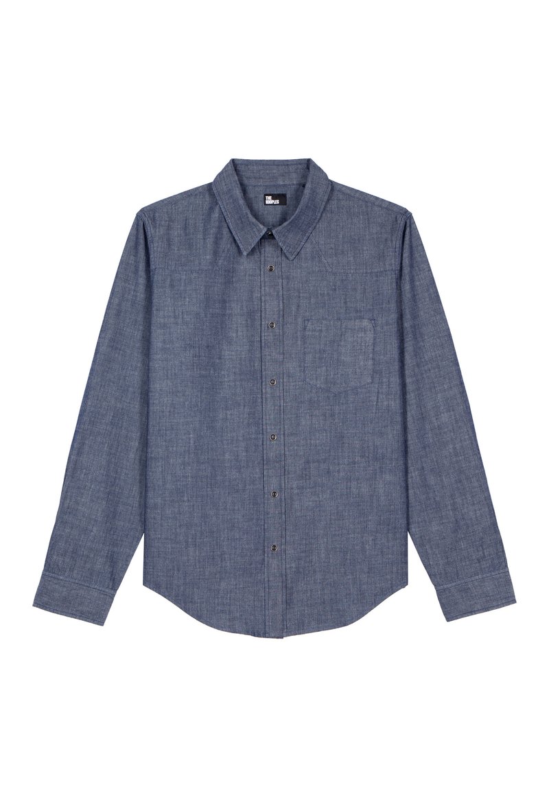 Blå chambray skjorta med lång ärm, knapp-vid krage, bröstficka och knapplåsning, med en slät textur och rundad nederkant.