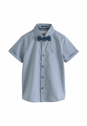 Kurzärmliges, hellblaues Hemd mit Knopfleiste, kleinem gesticktem Logo und passender blauer Fliege. Glatter Stoff mit strukturiertem Kragen.